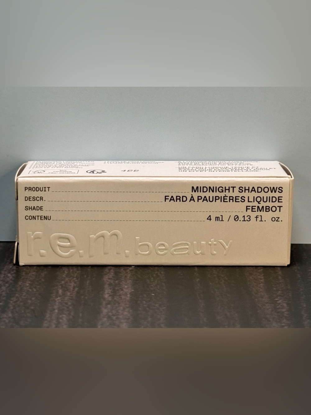 R.E.M. BEAUTY Midnight Shadows Lustrous Liquid Eyeshadow (FEMBOT) 
NIB